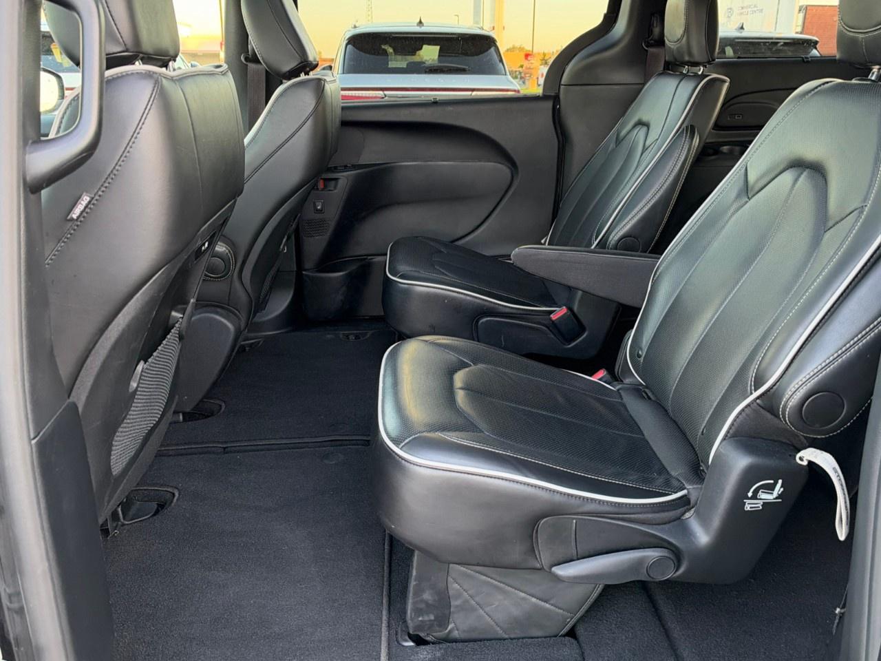 2025 Chrysler Pacifica Limited FWD Photo