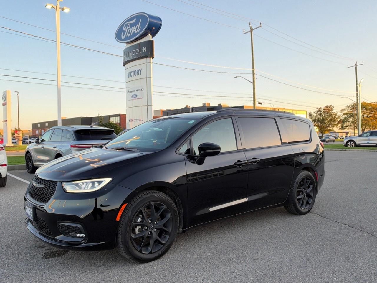 2025 Chrysler Pacifica Limited FWD Photo0
