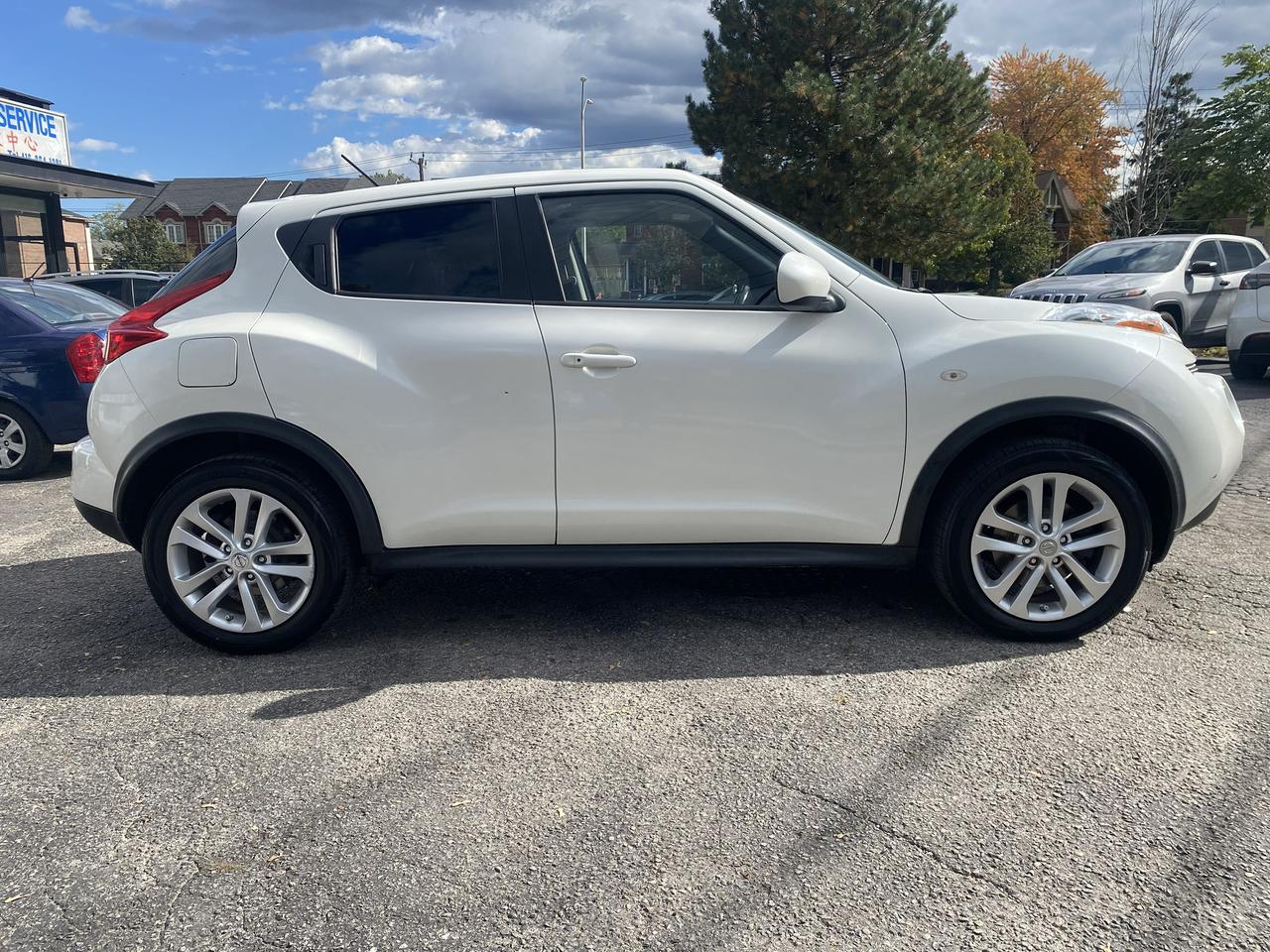 2013 Nissan Juke Automatic/Gas Saver/Sunroof/Bluetooth Photo