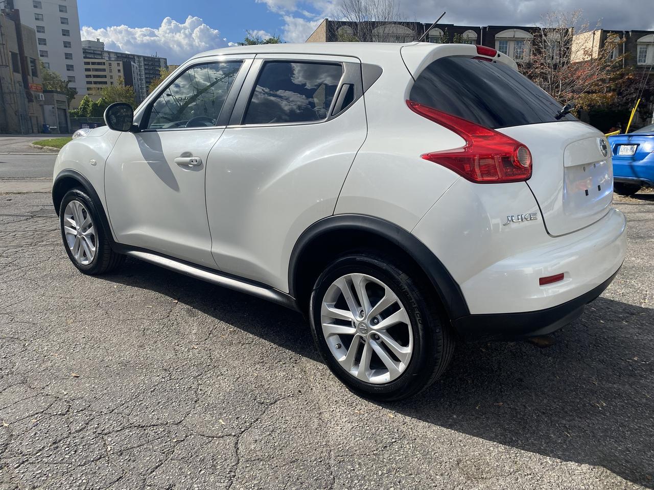 2013 Nissan Juke Automatic/Gas Saver/Sunroof/Bluetooth Photo