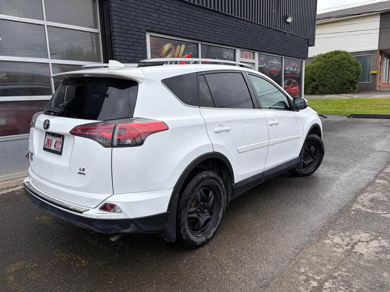 2017 Toyota RAV4 LE AWD - Photo #3