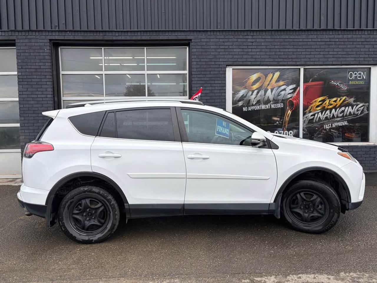 2017 Toyota RAV4 LE AWD