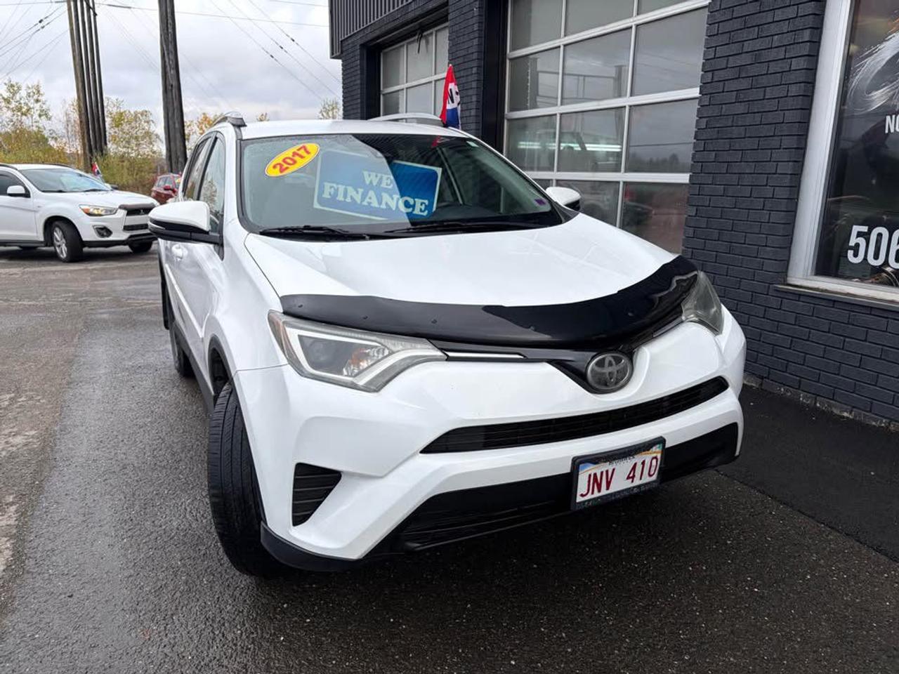 2017 Toyota RAV4 LE AWD Photo