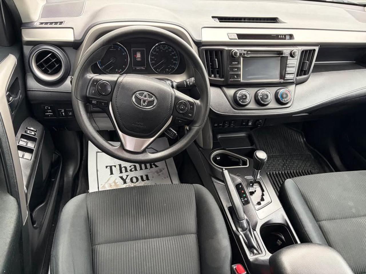 2017 Toyota RAV4 LE AWD Photo