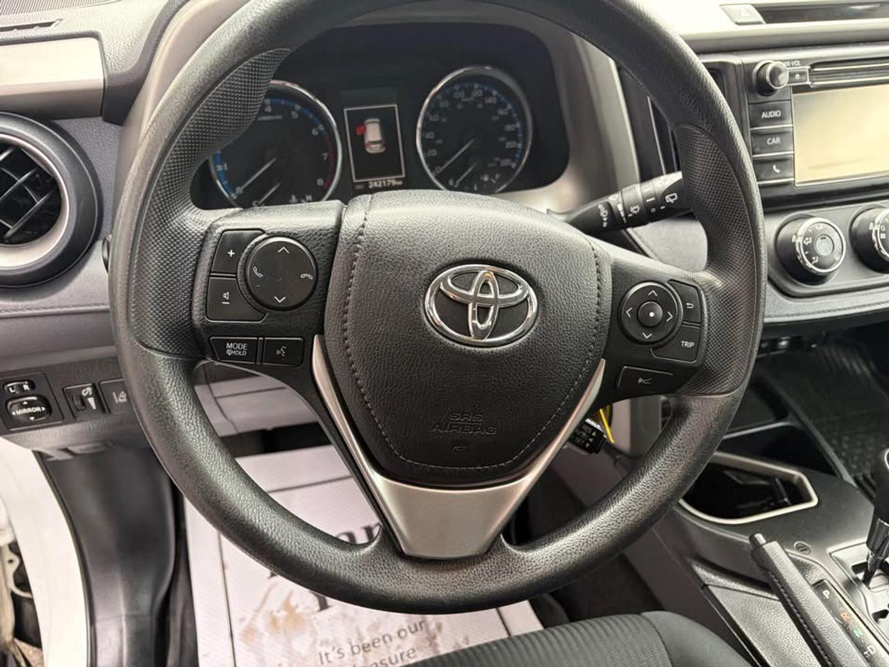 2017 Toyota RAV4 LE AWD Photo