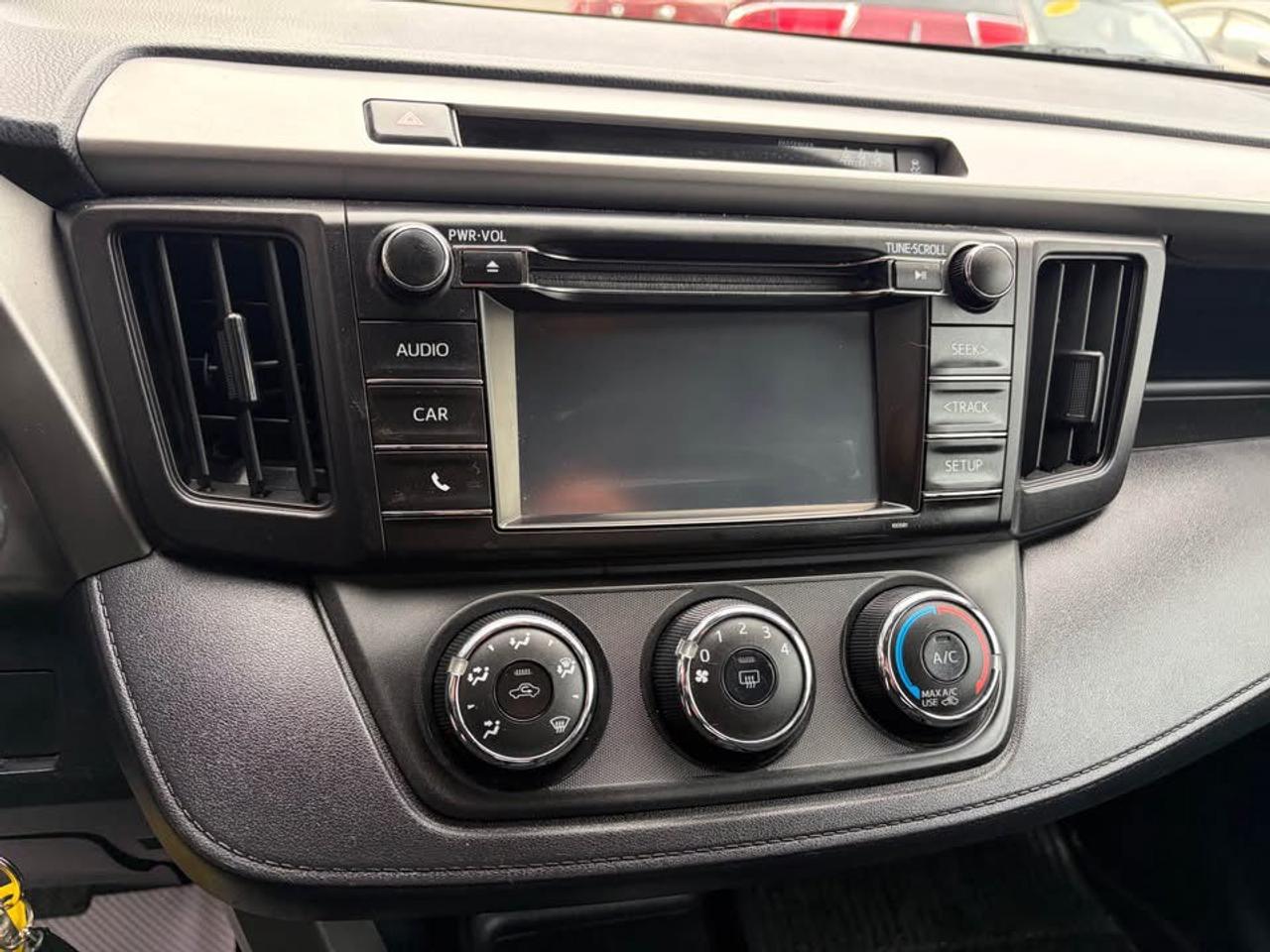 2017 Toyota RAV4 LE AWD Photo