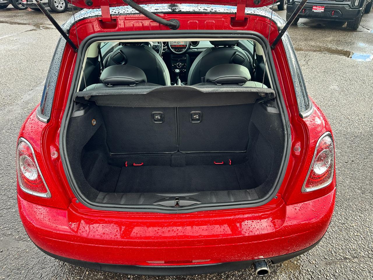 2011 MINI Cooper Classic 2-Door Hatch HTD-Leather FM A/C CD Player Photo