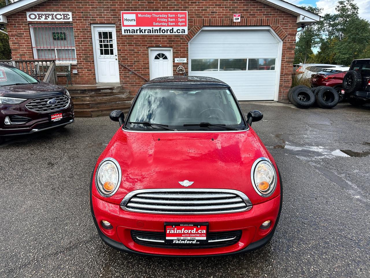 2011 MINI Cooper Classic 2-Door Hatch HTD-Leather FM A/C CD Player Photo