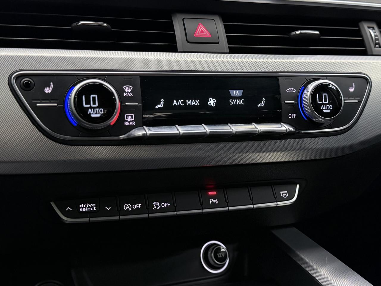 2018 Audi A4 TECHNIK|NAV|360CAM|BSM|FCW|B&O SOUND|SUNROOF| Photo