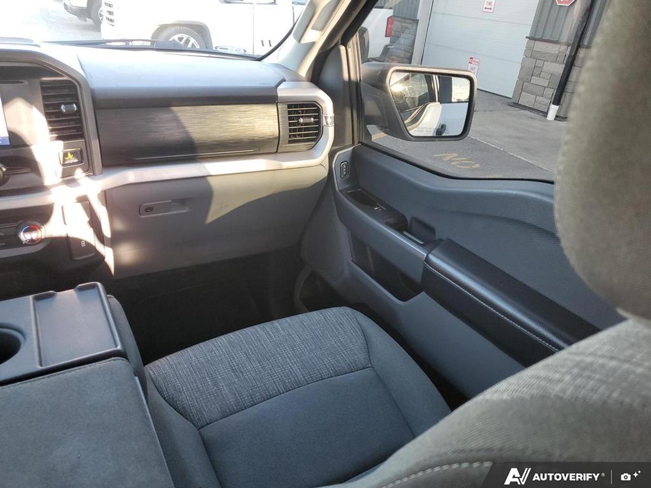 2022 Ford F-150 XLT 4WD SuperCrew 6.5' Box Photo