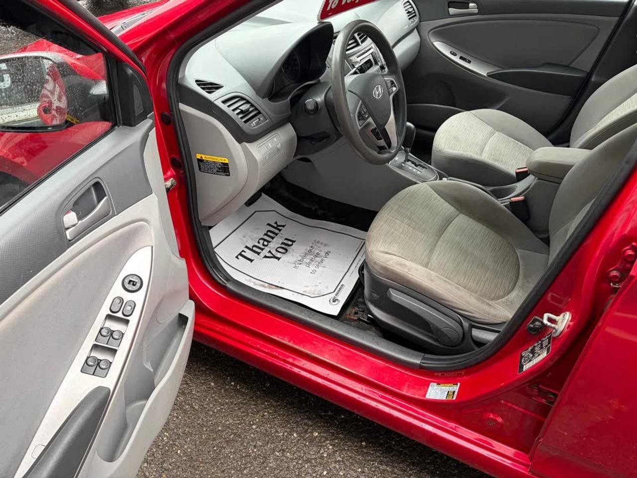 2016 Hyundai Accent SE 4-Door 6A - Photo #5