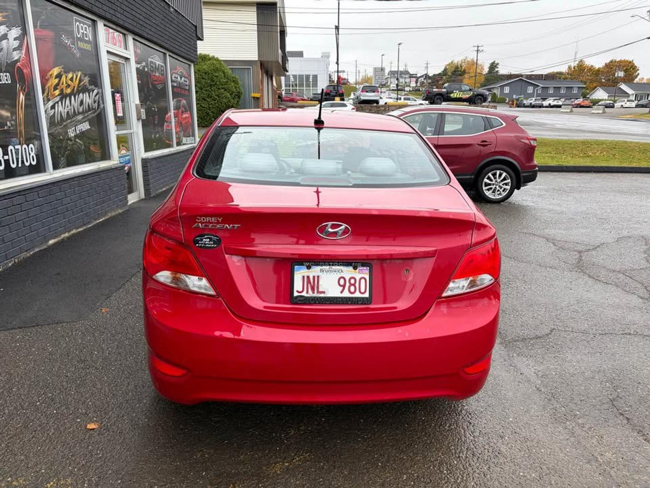 2016 Hyundai Accent SE 4-Door 6A - Photo #4