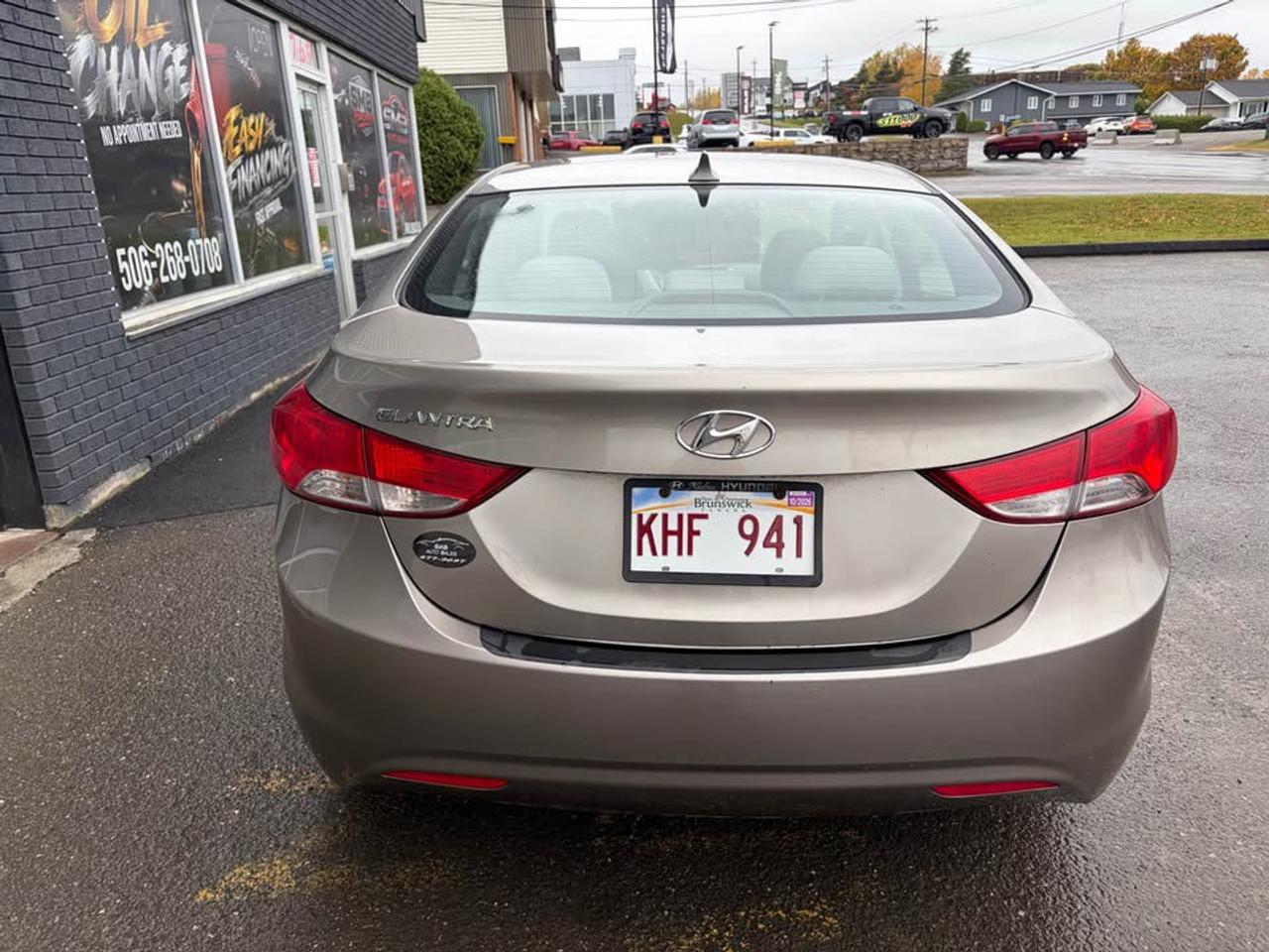 2013 Hyundai Elantra Limited - Photo #4
