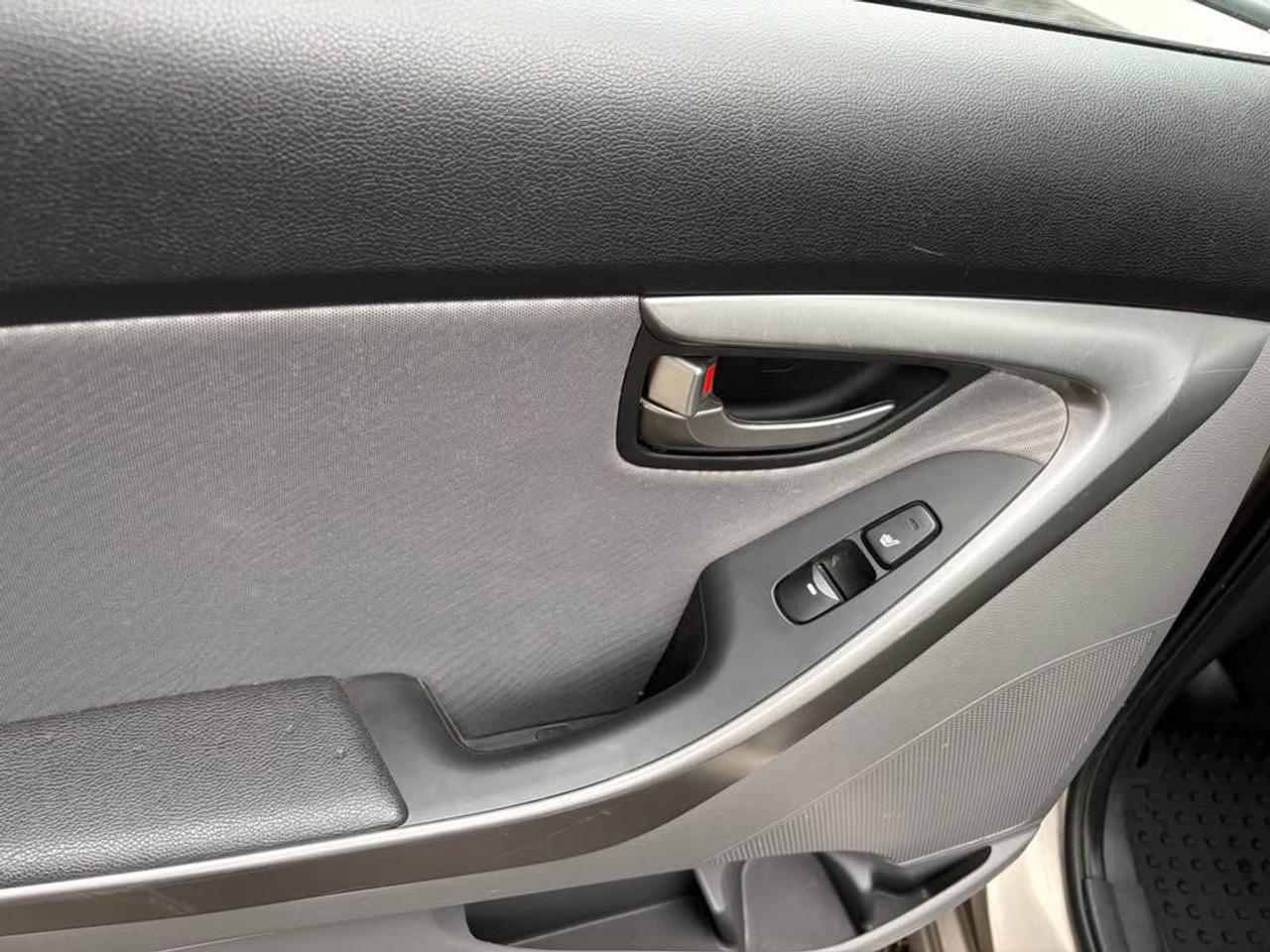 2013 Hyundai Elantra Limited Photo