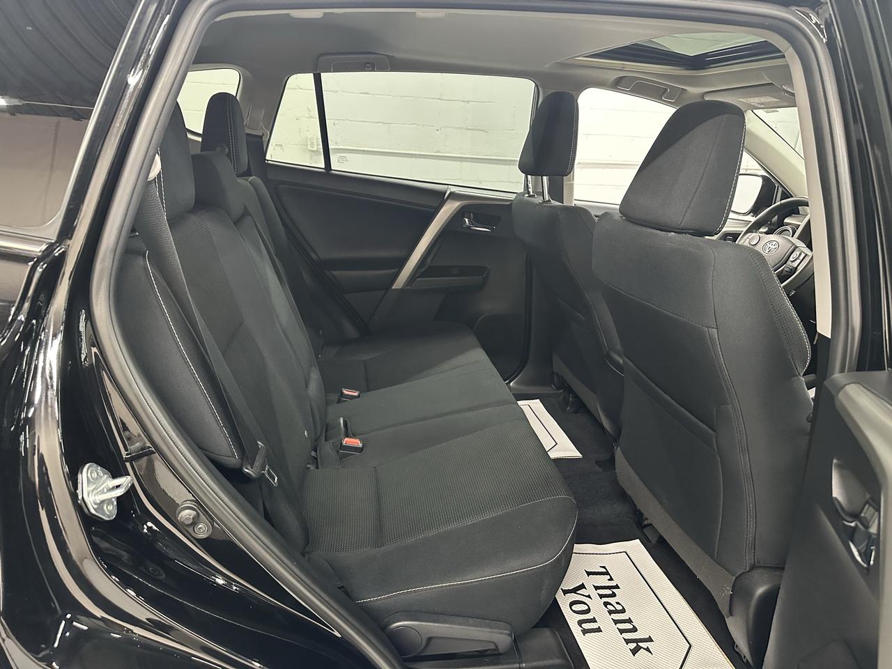 2017 Toyota RAV4 AWD 4dr XLE Photo16