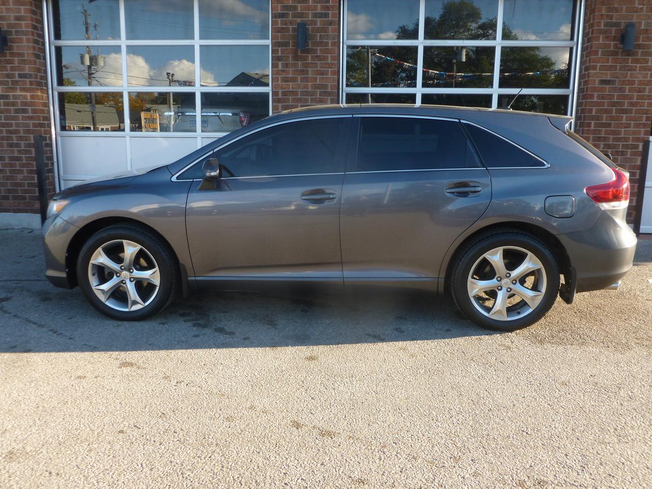 2014 Toyota Venza  Photo2