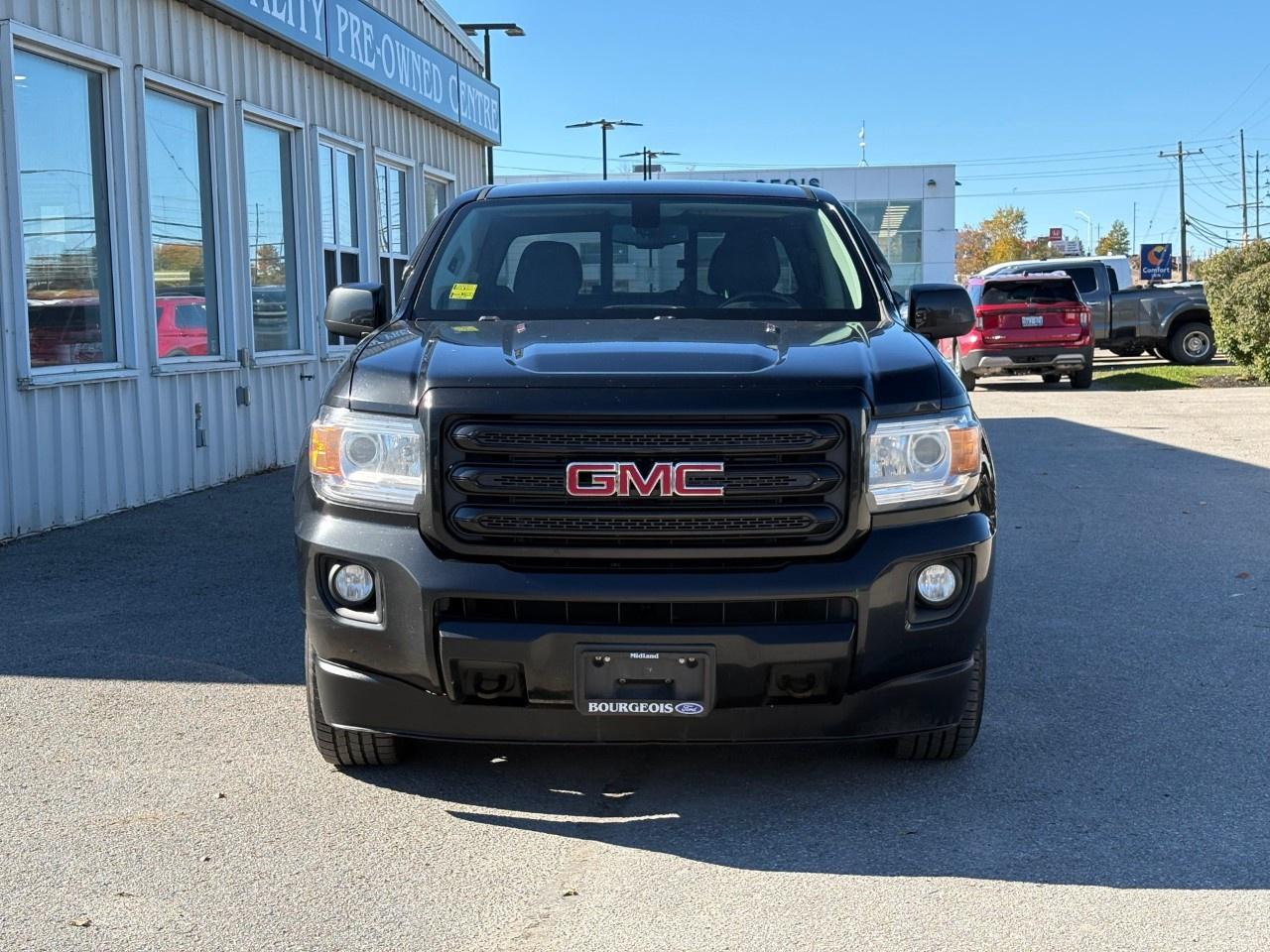 2018 GMC Canyon Crew Cab Short Box 4-Wheel Drive All Terrain w/Cloth Photo2