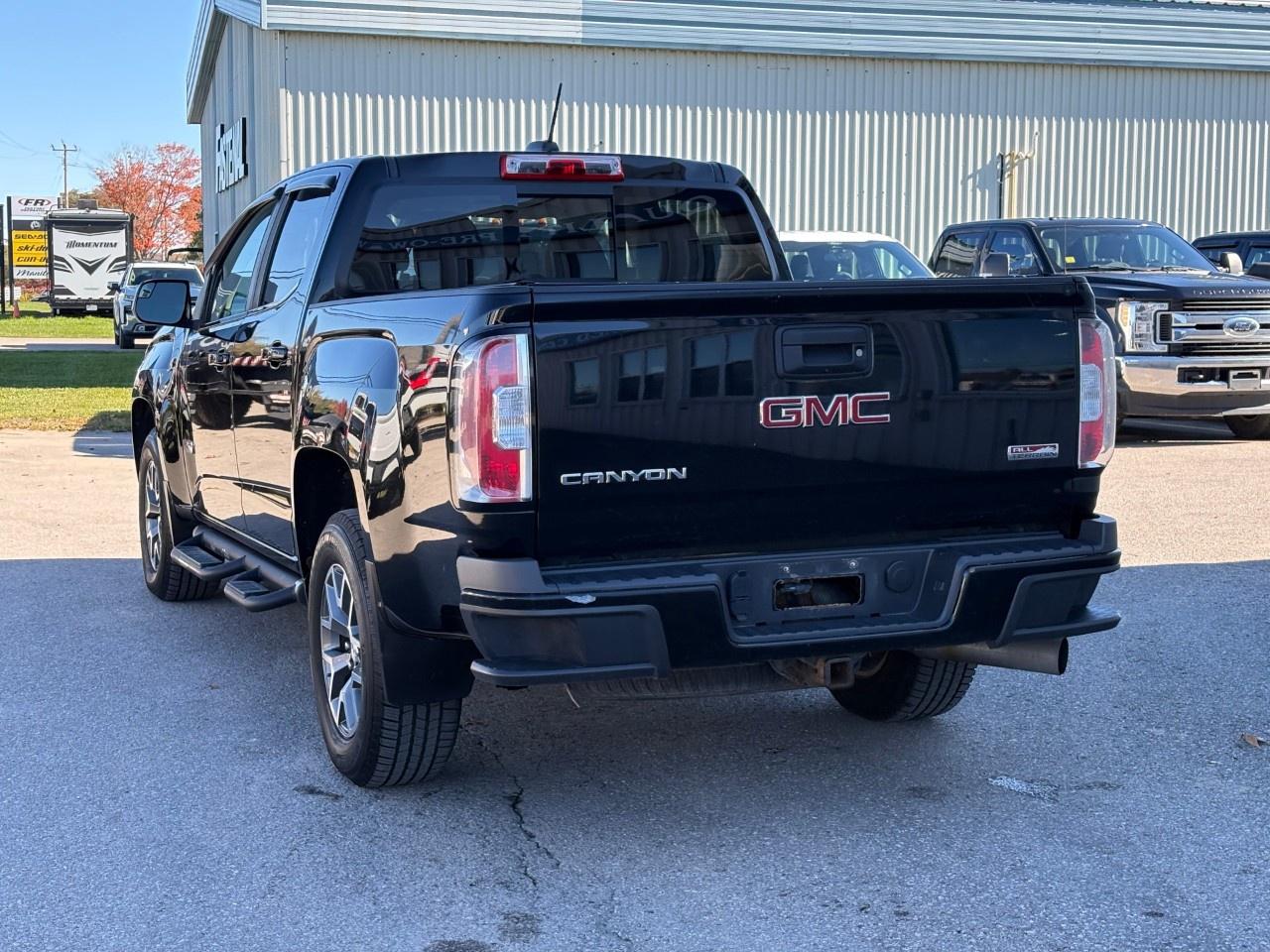 2018 GMC Canyon Crew Cab Short Box 4-Wheel Drive All Terrain w/Cloth Photo
