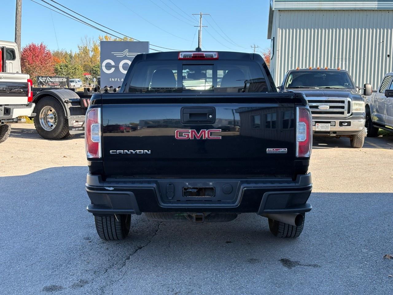 2018 GMC Canyon Crew Cab Short Box 4-Wheel Drive All Terrain w/Cloth Photo