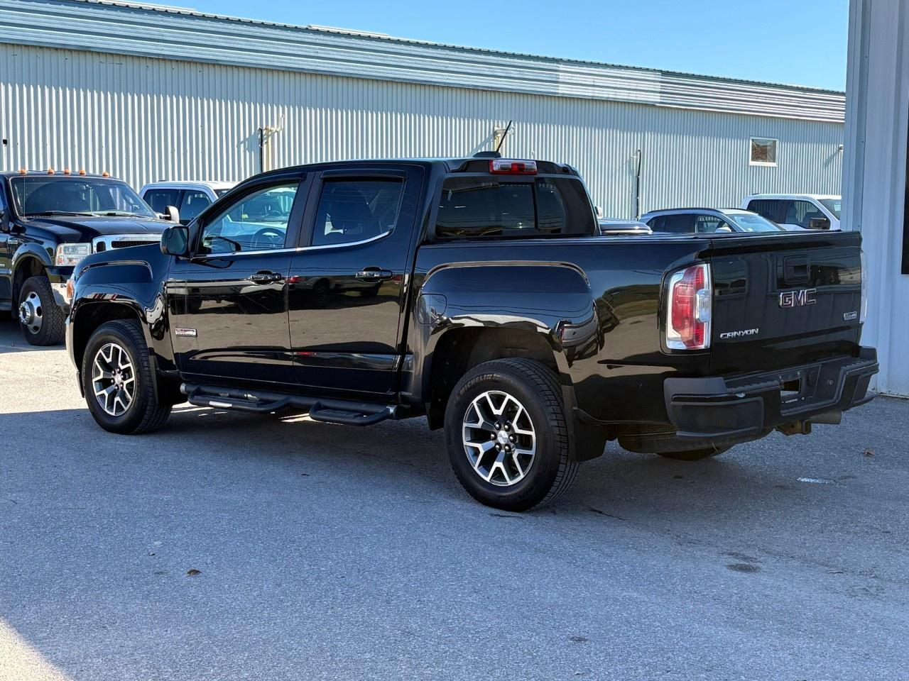 2018 GMC Canyon Crew Cab Short Box 4-Wheel Drive All Terrain w/Cloth Photo