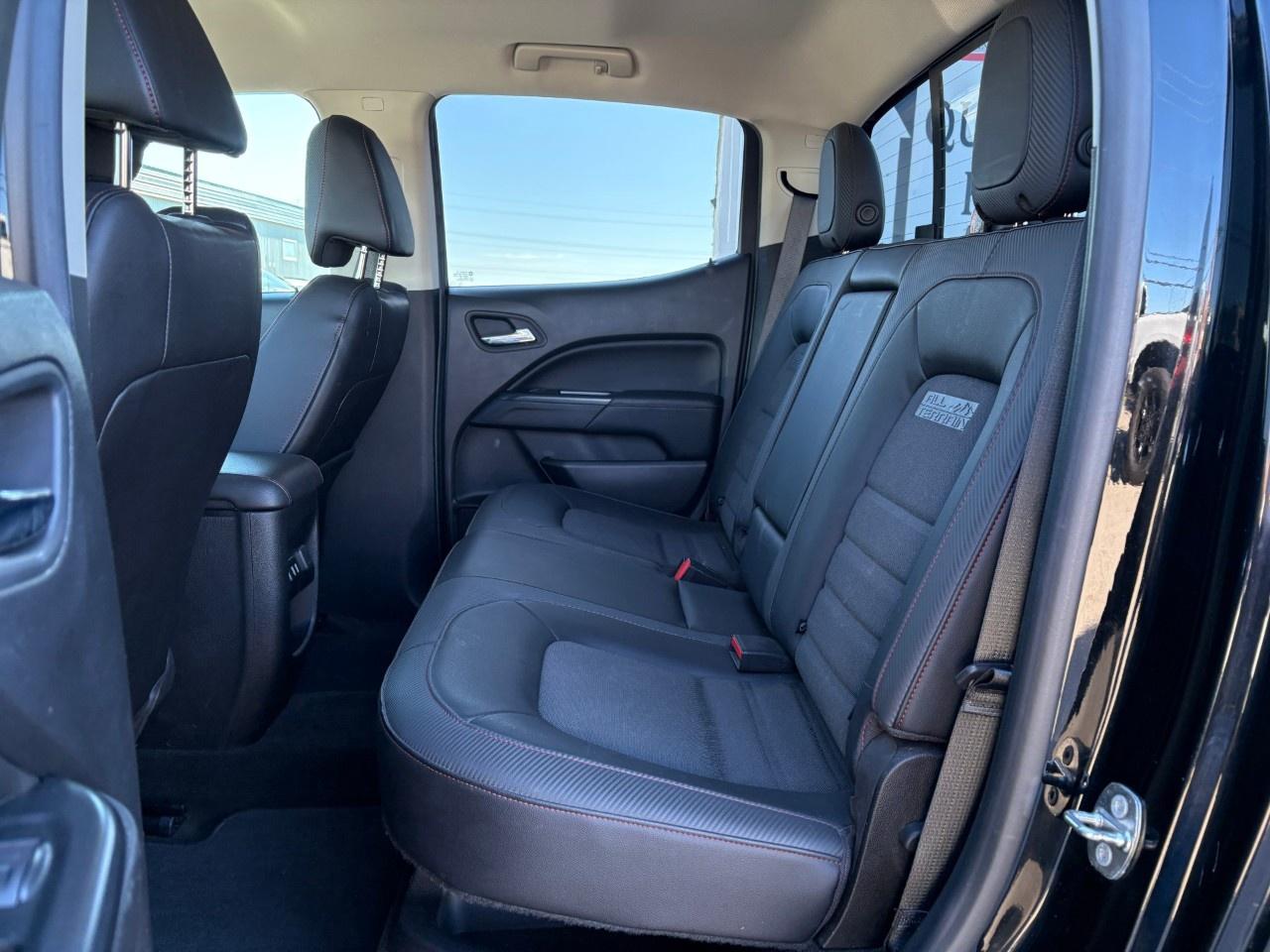 2018 GMC Canyon Crew Cab Short Box 4-Wheel Drive All Terrain w/Cloth Photo