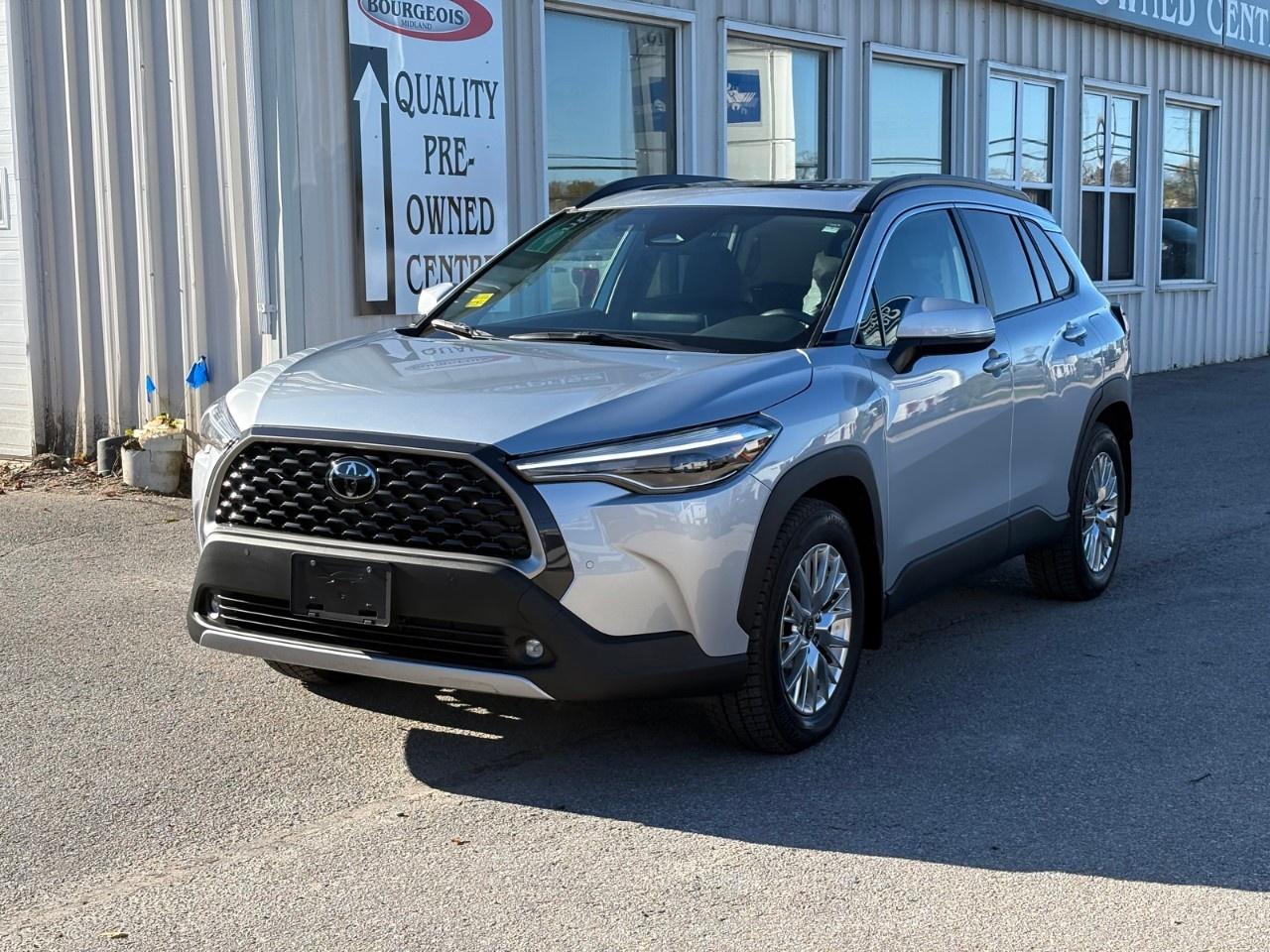 2023 Toyota Corolla Cross XLE AWD Photo