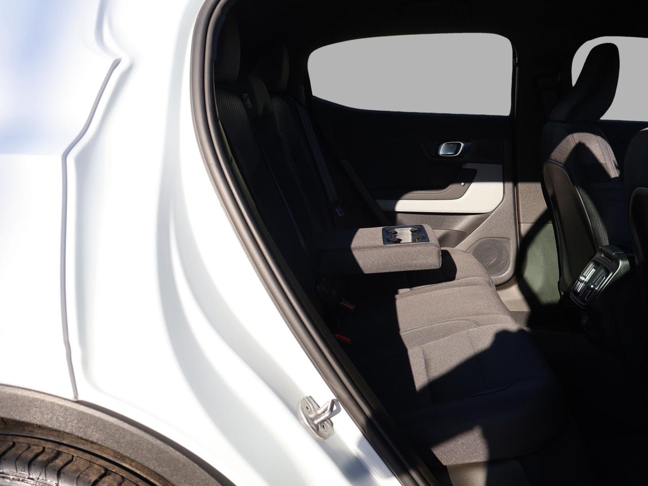 2023 Polestar 2 LONG RANGE DUAL MOTOR CAMERA NAV BLUETOOTH HEATED SEATS CRUISE ALLOYS Photo