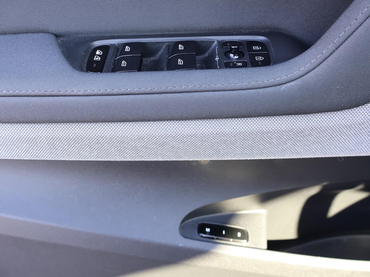 2023 Polestar 2 LONG RANGE DUAL MOTOR CAMERA NAV BLUETOOTH HEATED SEATS CRUISE ALLOYS Photo