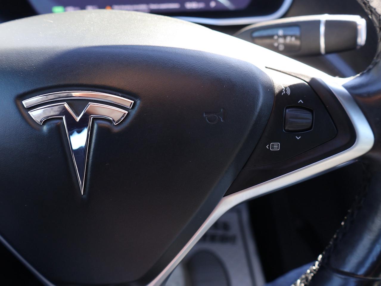 2018 Tesla Model S P100D AWD CERTIFIED CAMERA NAV BLUETOOTH LEATHER HEATED SEATS PANO ROOF CRUISE ALLOYS Photo