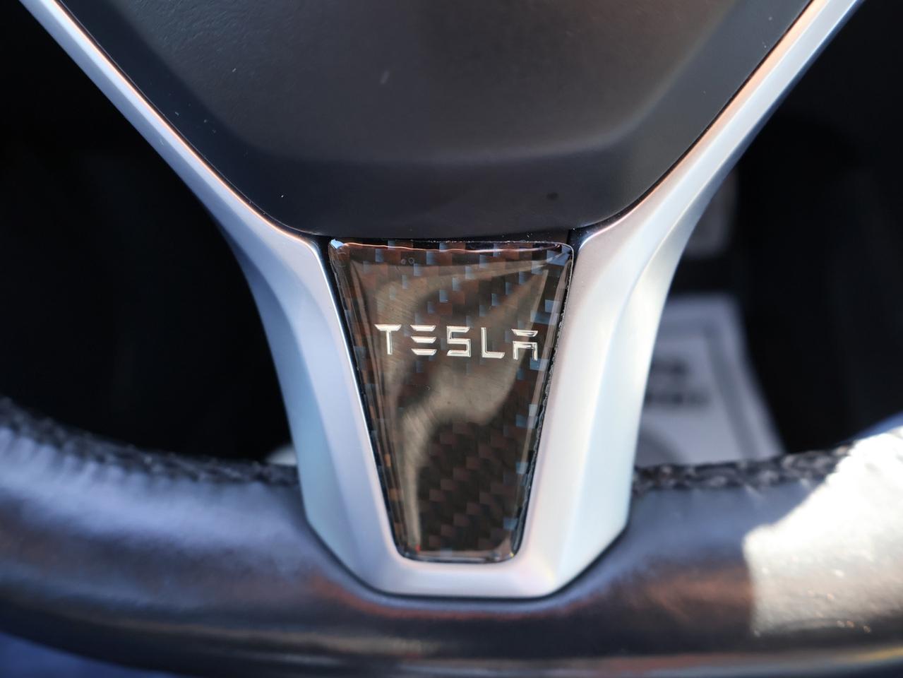 2018 Tesla Model S P100D AWD CERTIFIED CAMERA NAV BLUETOOTH LEATHER HEATED SEATS PANO ROOF CRUISE ALLOYS Photo