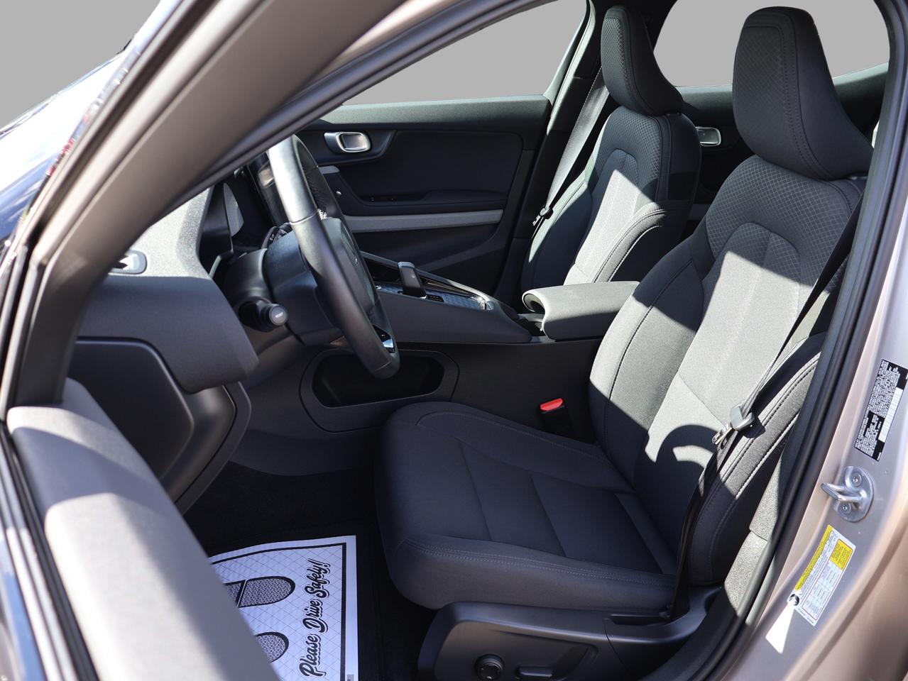 2025 Polestar 2 LONG RANGE DUAL MOTOR AWD *ACCIDENT FREE* CAMERA NAV BLUETOOTH HEATED SEATS CRUISE ALLOYS Photo