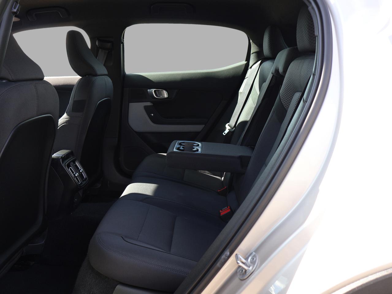 2025 Polestar 2 LONG RANGE DUAL MOTOR AWD *ACCIDENT FREE* CAMERA NAV BLUETOOTH HEATED SEATS CRUISE ALLOYS Photo