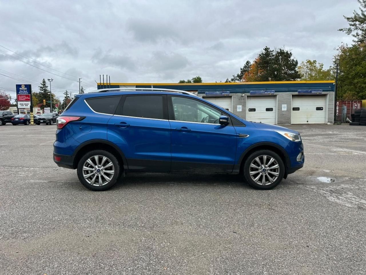 2018 Ford Escape * TITANIUM * NO ACCIDENTS * 4X4 TITANIUM Photo5
