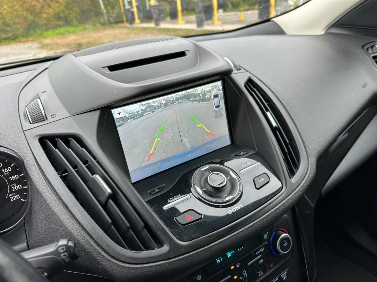 2018 Ford Escape * TITANIUM * NO ACCIDENTS * 4X4 TITANIUM Photo