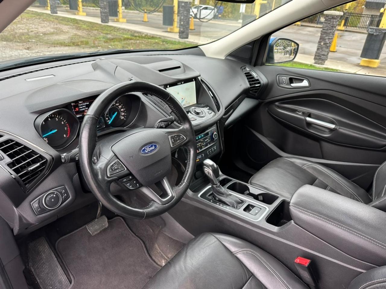 2018 Ford Escape * TITANIUM * NO ACCIDENTS * 4X4 TITANIUM Photo