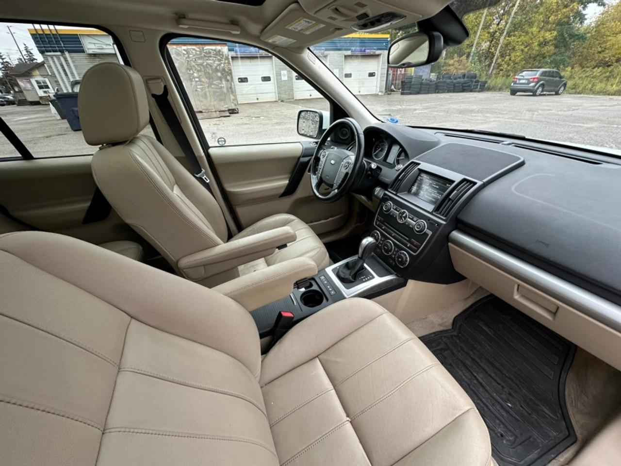2015 Land Rover LR2 * LOW KM * 4X4 * MUST SEE " Photo