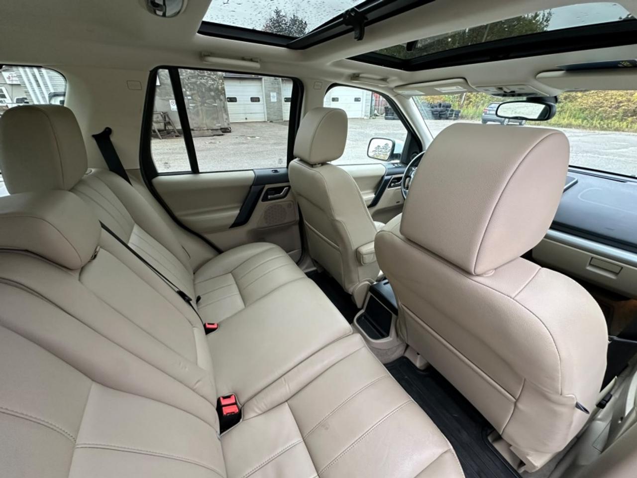 2015 Land Rover LR2 * LOW KM * 4X4 * MUST SEE " Photo