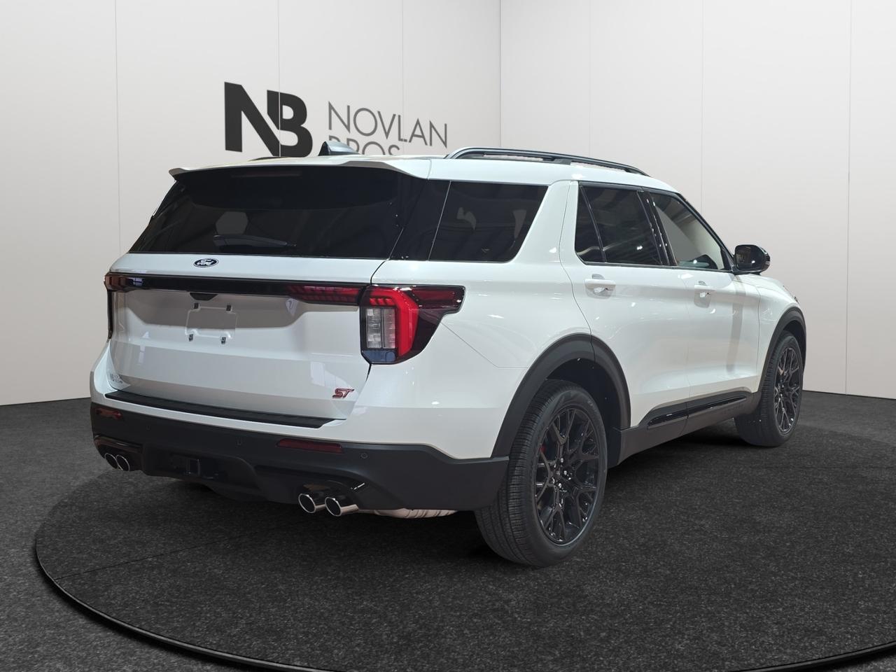 2027 Ford Explorer ST Photo4