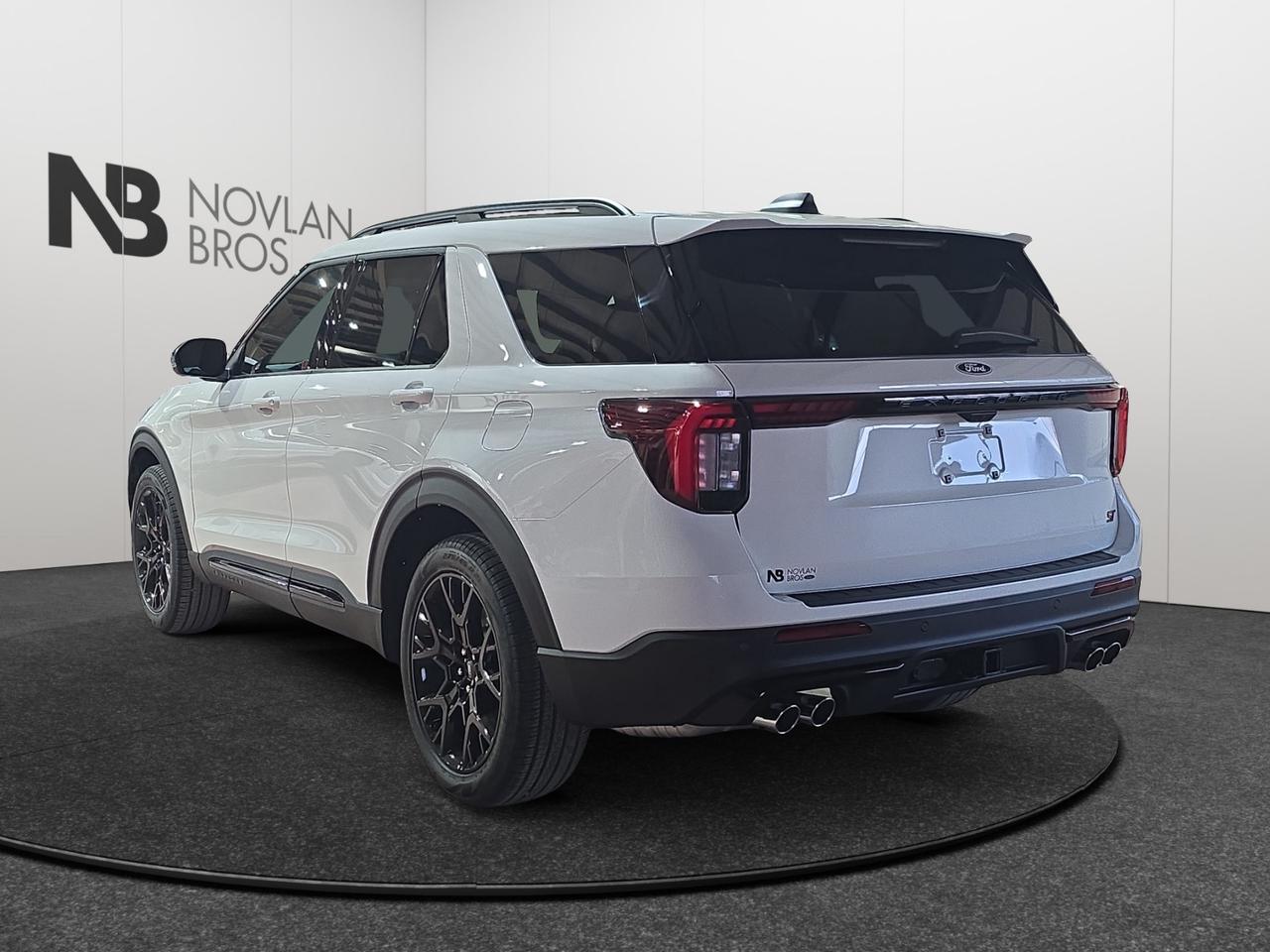 2027 Ford Explorer ST Photo2