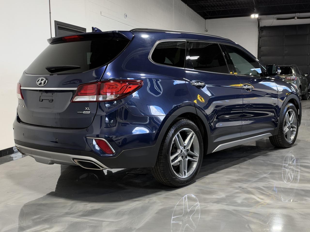 2018 Hyundai Santa Fe XL Ultimate Photo2