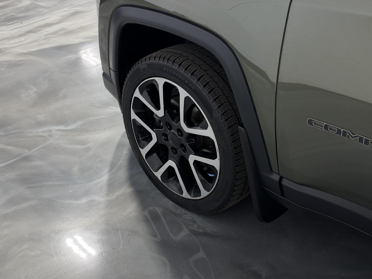2018 Jeep Compass LIMITED Photo