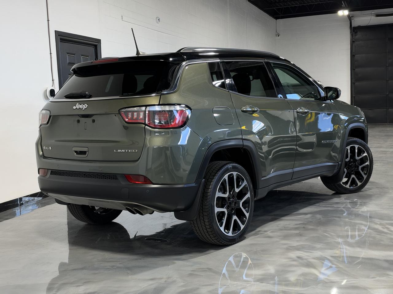 2018 Jeep Compass LIMITED Photo2