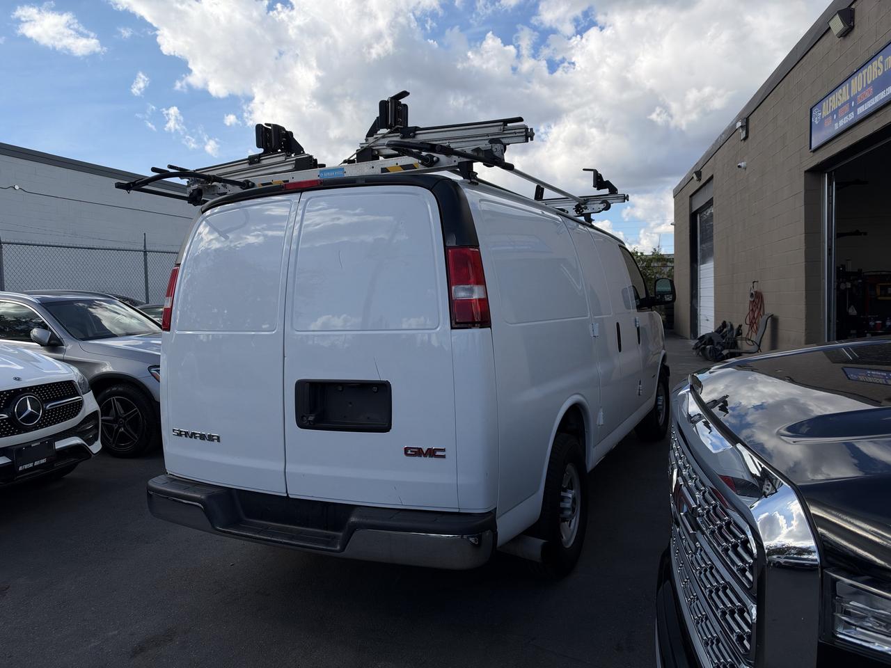2017 GMC Savana Cargo Van  Photo
