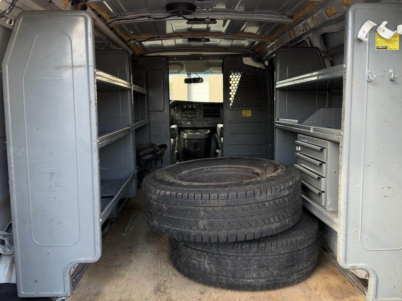 2017 GMC Savana Cargo Van  Photo