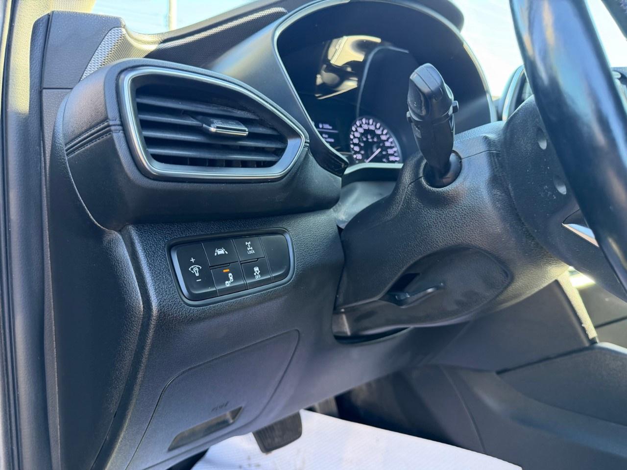 2019 Hyundai Santa Fe 2.4L Preferred AWD Photo