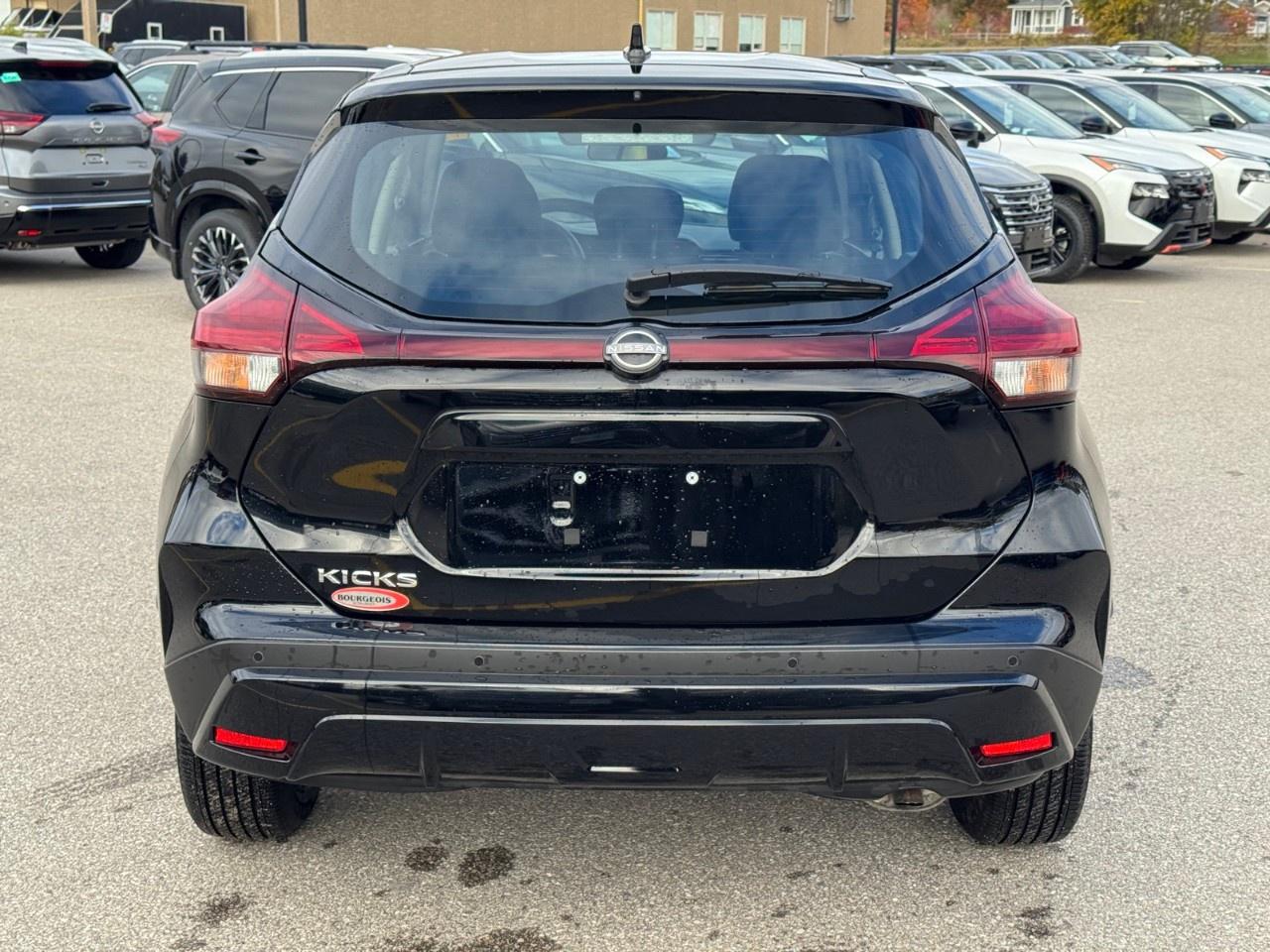 2025 Nissan Kicks Play S FWD Photo3
