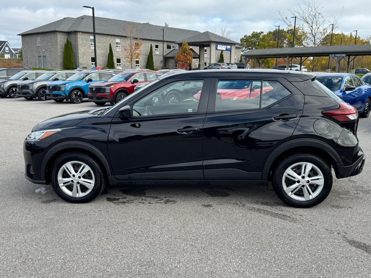 2025 Nissan Kicks Play S FWD Photo