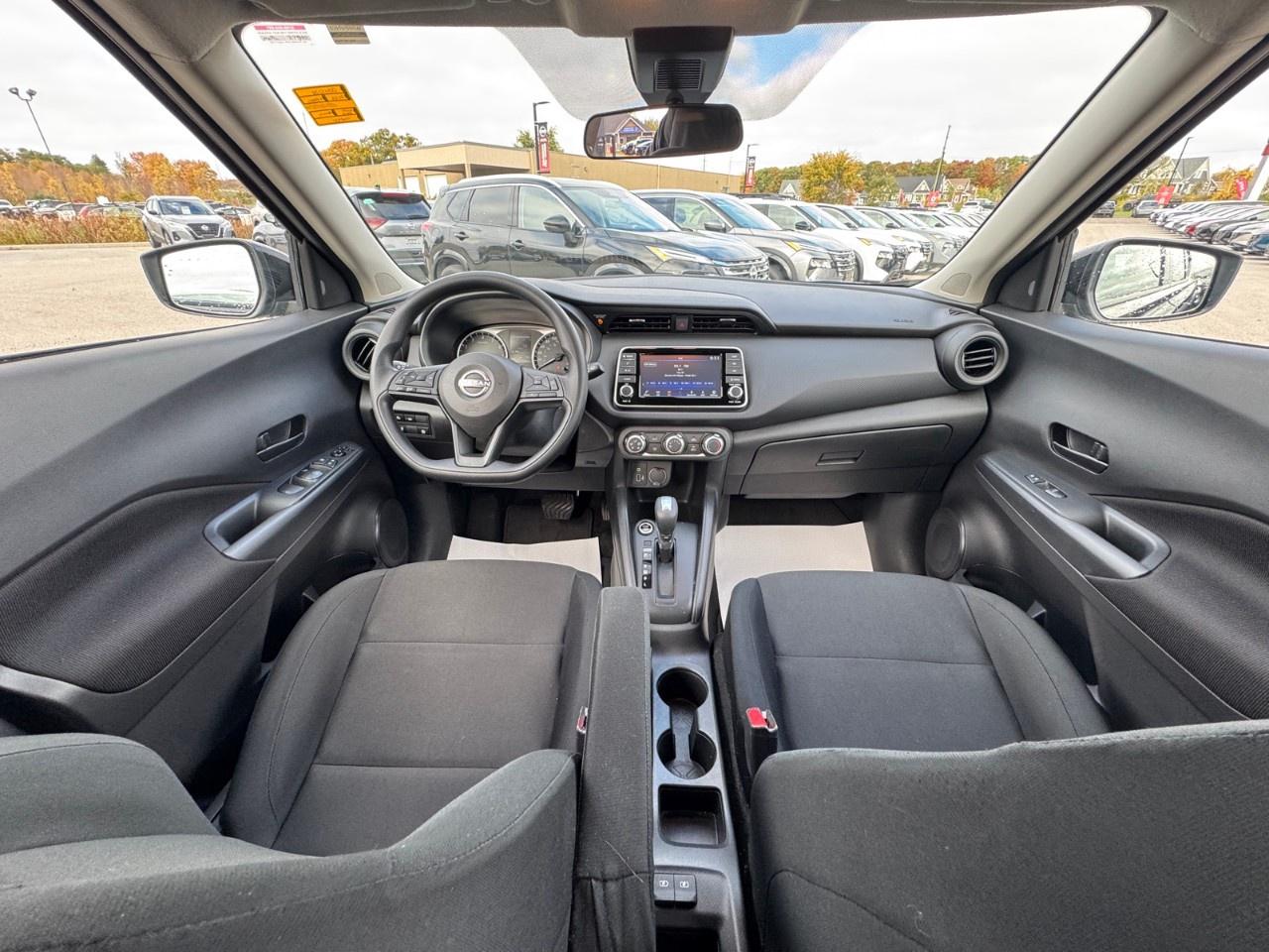2025 Nissan Kicks Play S FWD Photo