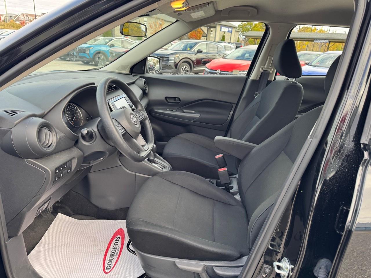 2025 Nissan Kicks Play S FWD Photo