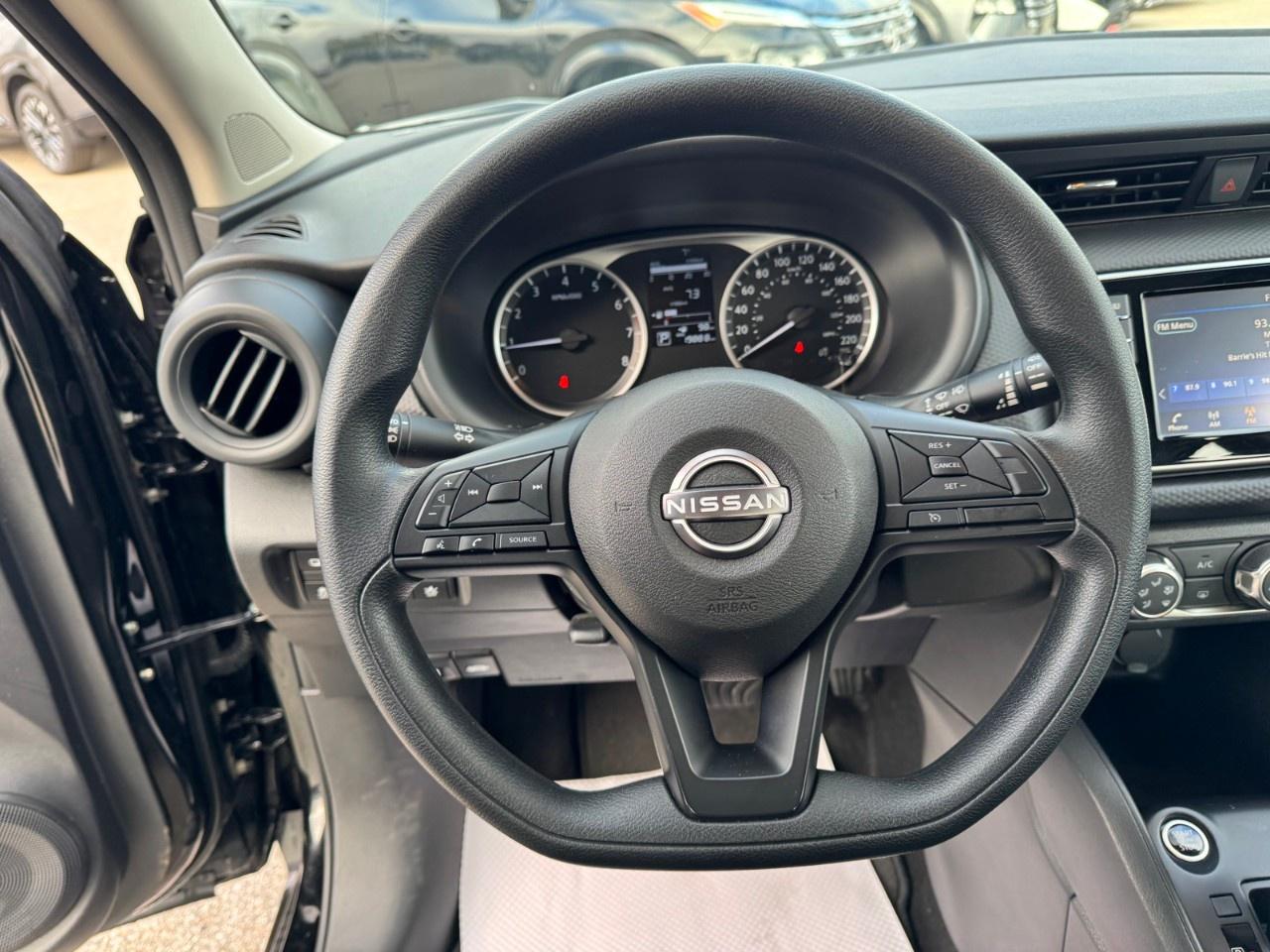 2025 Nissan Kicks Play S FWD Photo